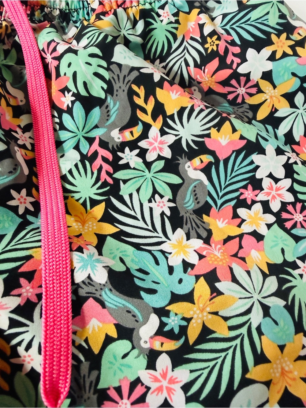 Chubbies 5.5” Inseam Tropical Floral Swim Trunks - size Large - Picture 3 of 11